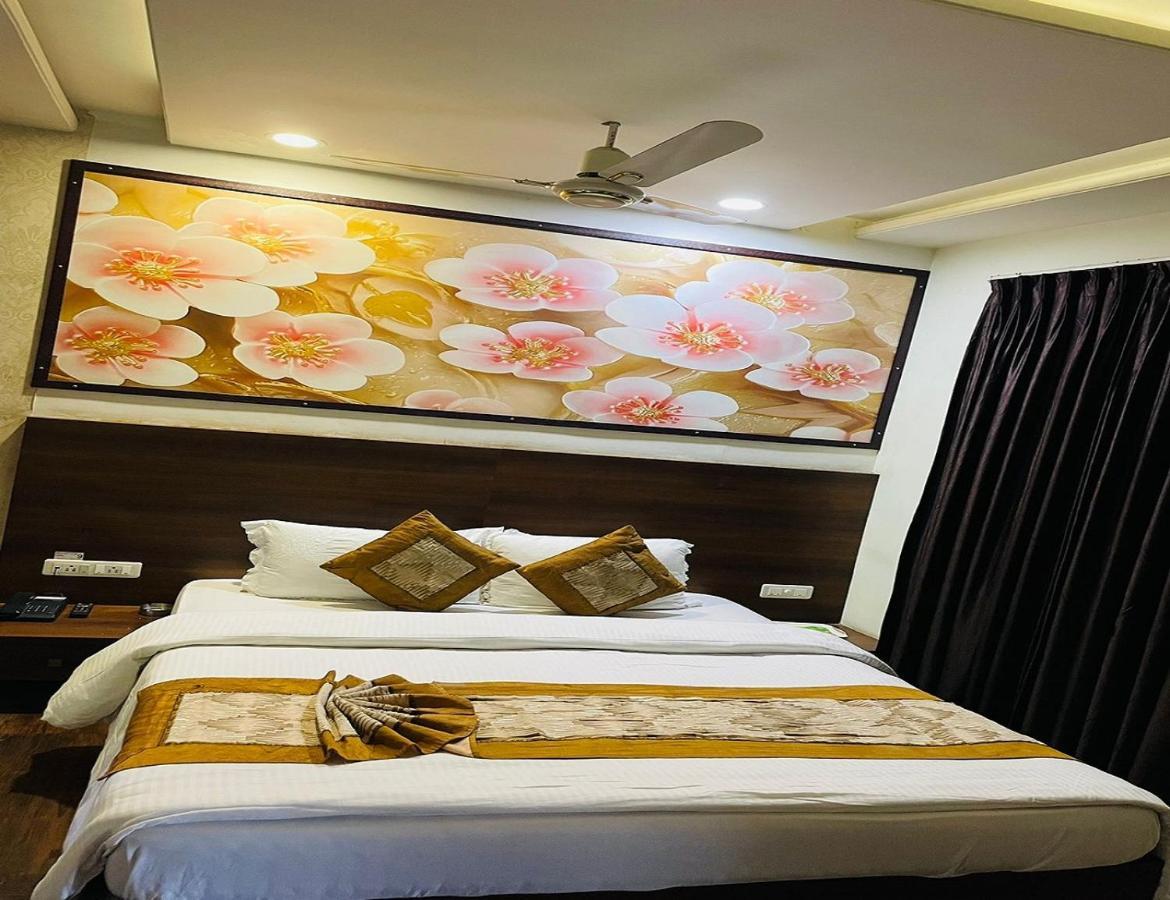 Hotel Babul Inn, Gondia Extérieur photo